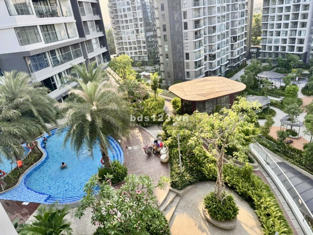 Cho thuê 3PN Diamond Plus, 117m2, view đại lộ, full nội thất, giá 30tr/tháng, nhà mới ở ngay