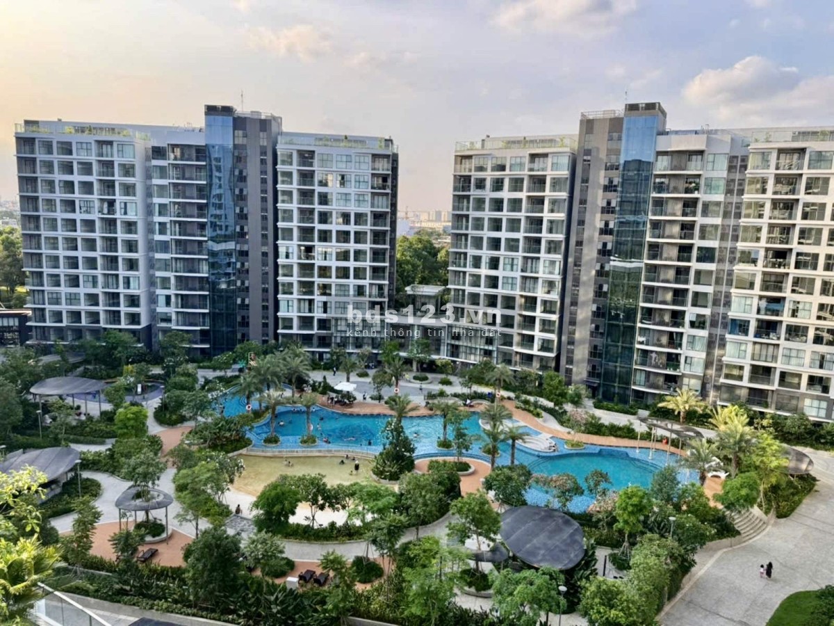 Cho thuê 3PN Diamond Plus, 117m2, view đại lộ, full nội thất, giá 30tr/tháng, nhà mới ở ngay