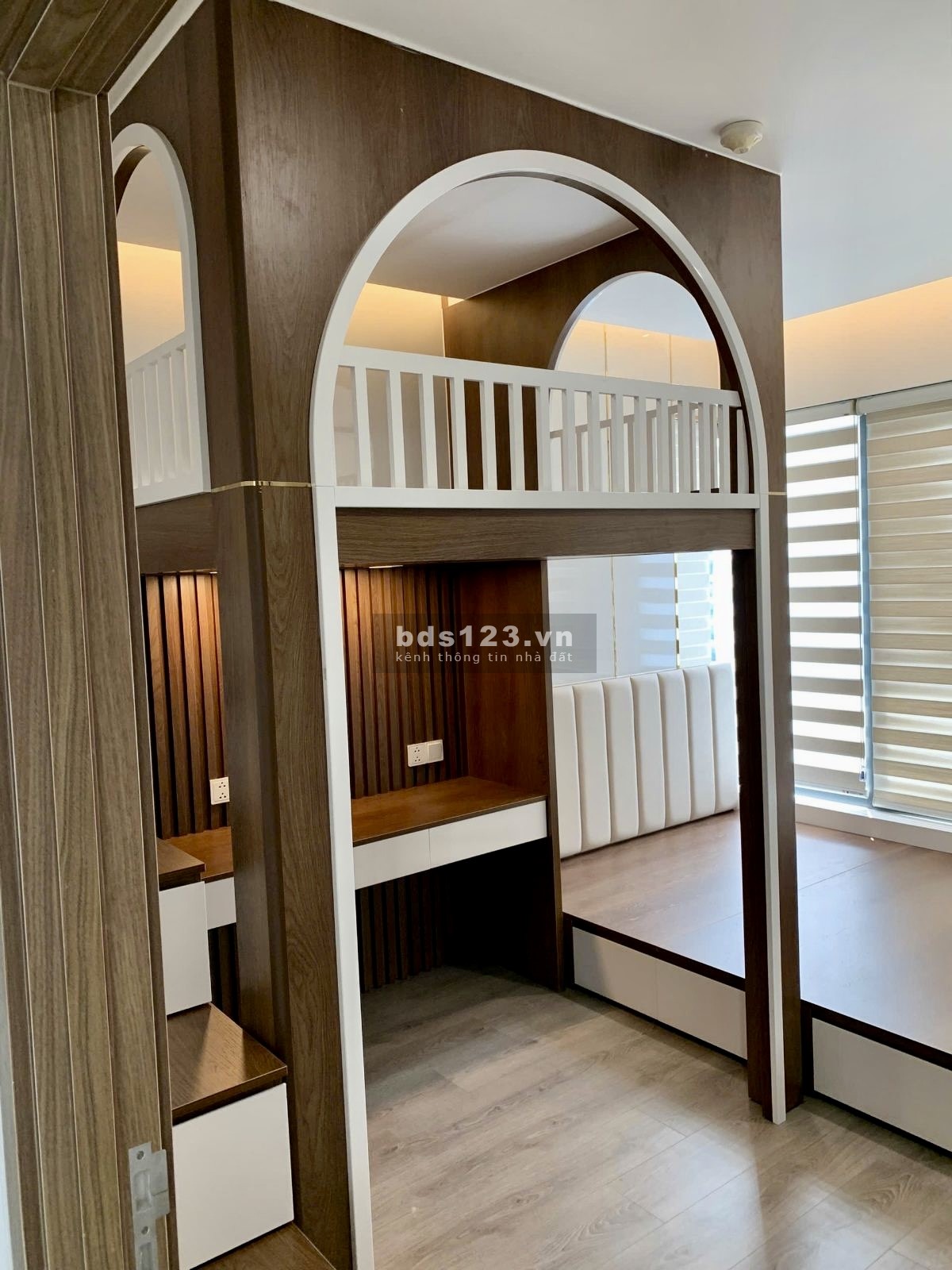 Cho thuê 3PN Diamond Plus, 117m2, view đại lộ, full nội thất, giá 30tr/tháng, nhà mới ở ngay