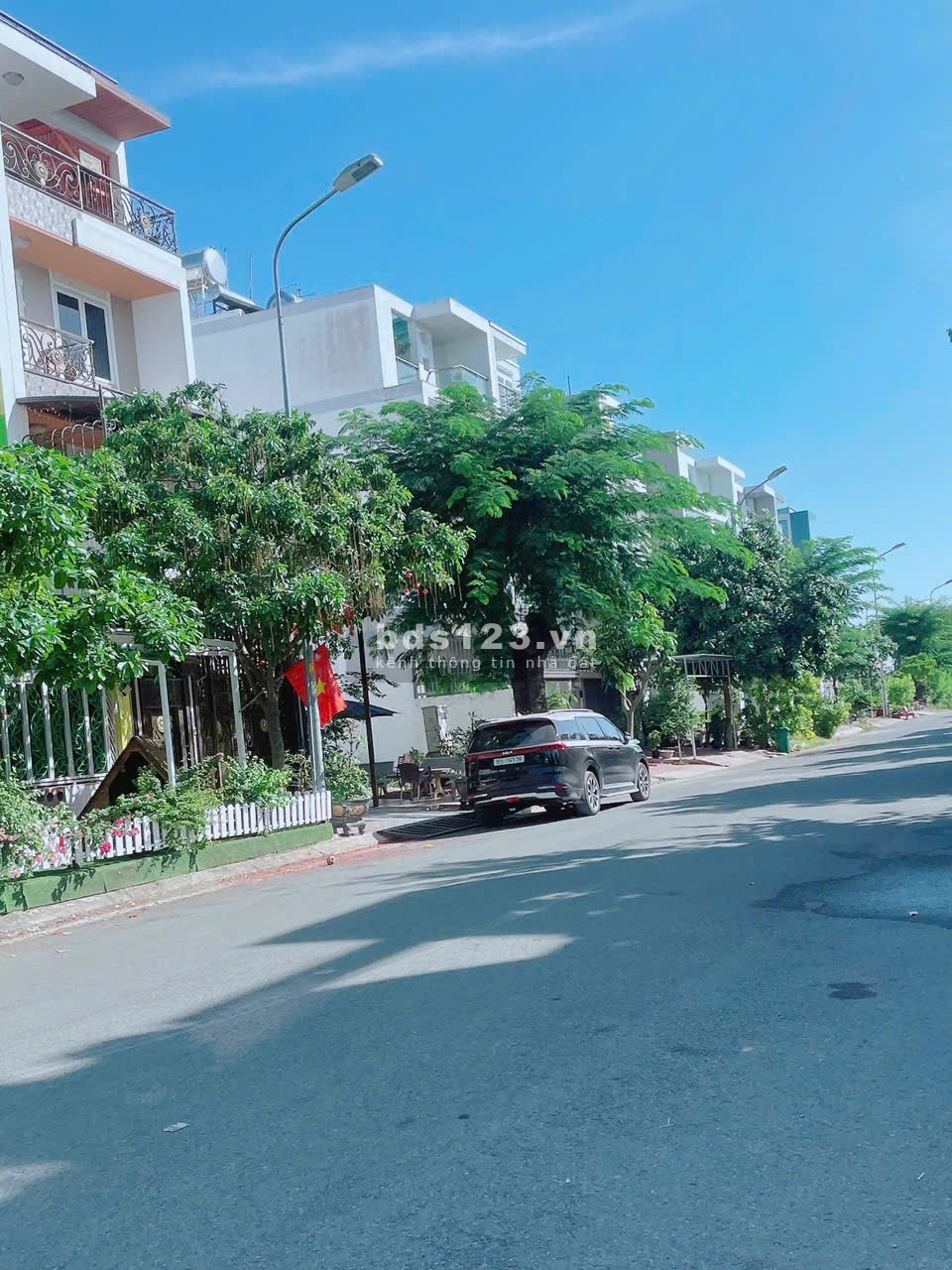 Kẹt Tiền cần bán GẤP nền Nhà Phố KDC 13E Intresco 100m2 giá 4 Tỷ 680 bao sang tên