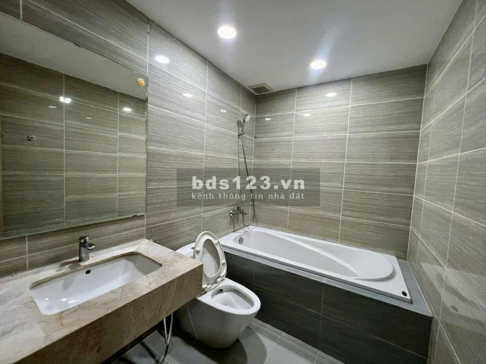 Chung cư CC Sky Center, P2, Tân Bình, 120m2, 3PN, 2WC, NTCC, 22tr/tháng