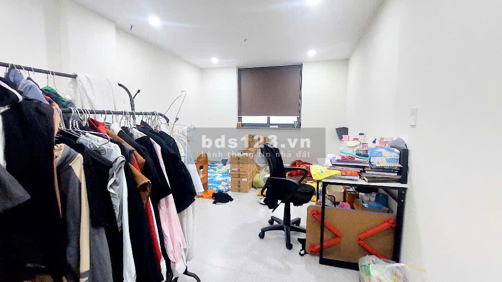 Phụ huynh sinh viên Kinh Tế, Văn Hiến – Kế khu dân cư Phú Lợi, Phường 7, Quận 8 – giá 7.xx tỷ