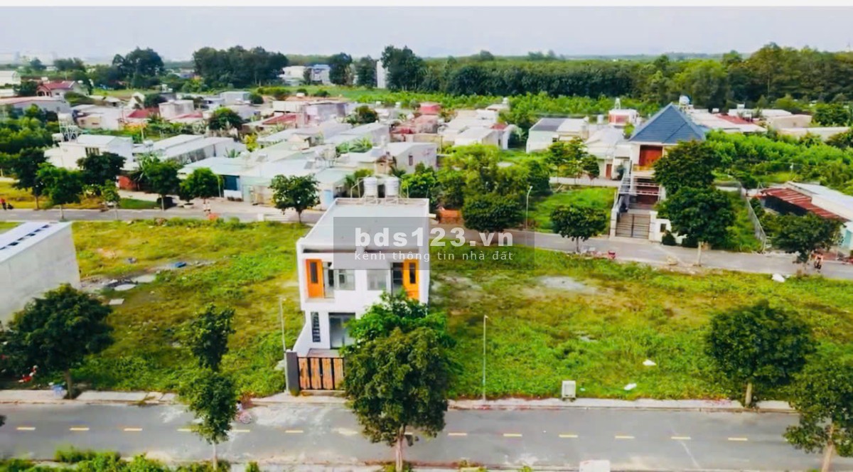 Chính chủ bán đất nền sân bay Long Thành với 900 triệu sổ sẵn ký công chứng ngay. LH: 0396509243