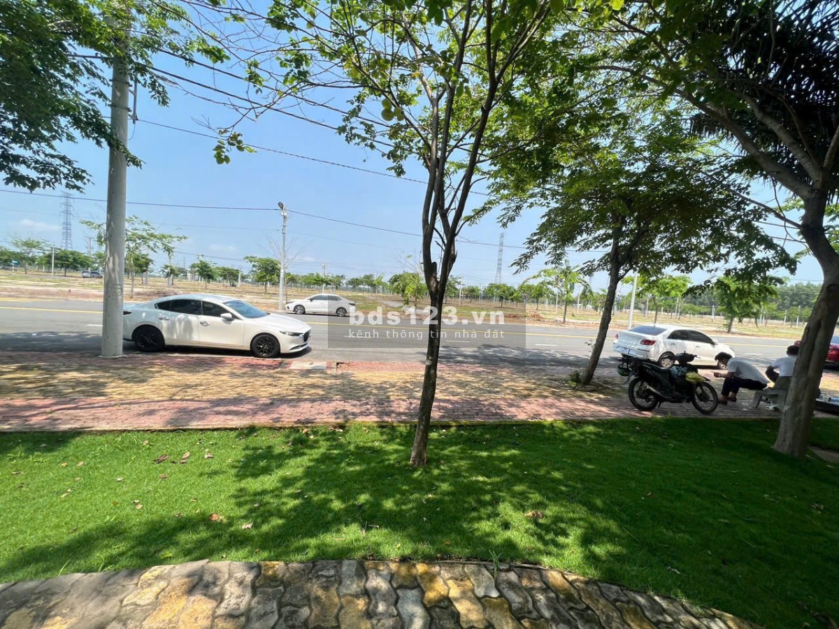 Chính chủ cần bán gấp lô đất mặt tiền đường nhựa 12m – Ngay TTHC Bàu Bàng, Bình Dương – Giá chỉ 850