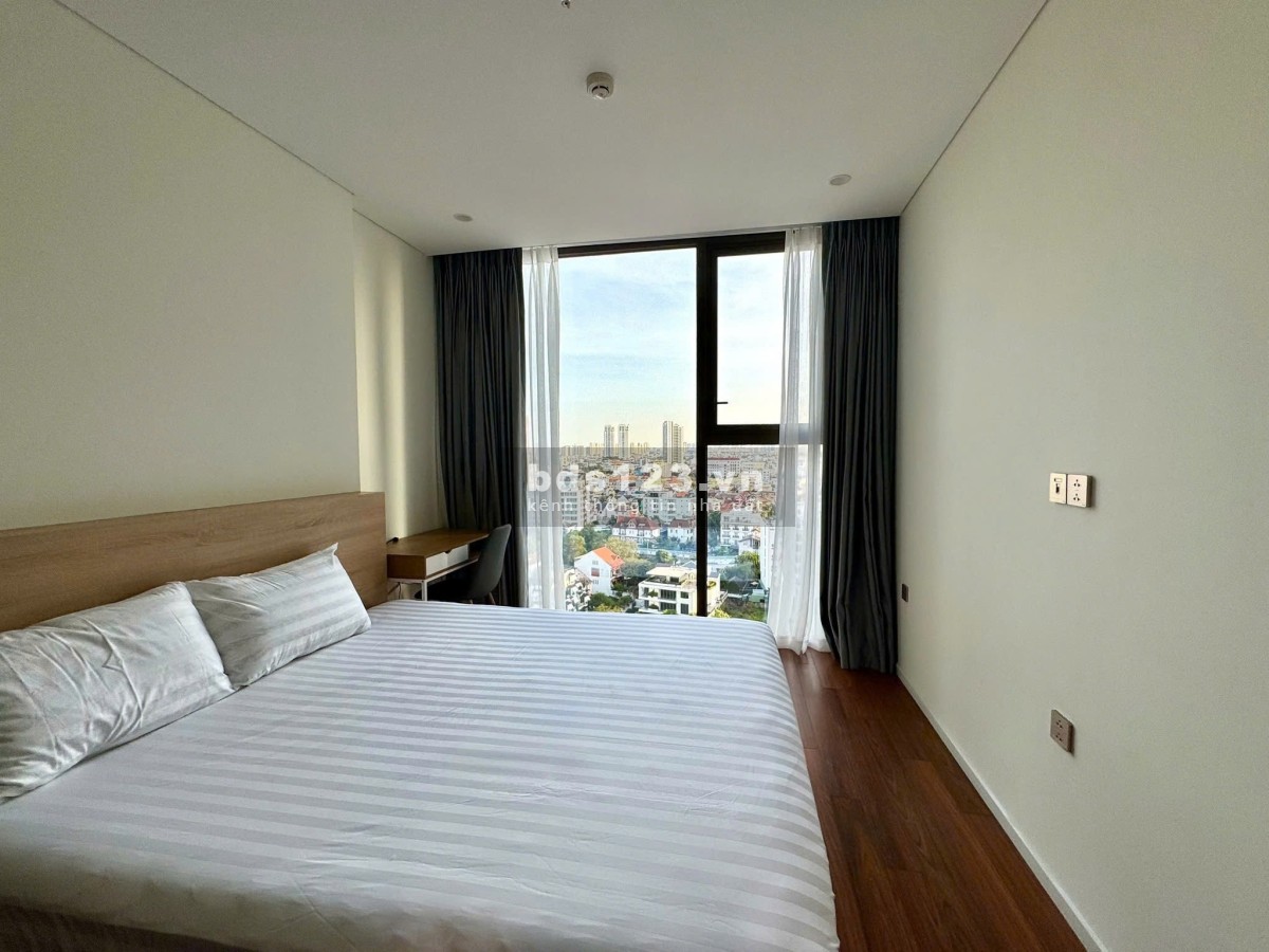 Satra Eximland, Phan Đăng Lưu, Phú Nhuận: 3 p ngủ, có nội thất, 22tr/th