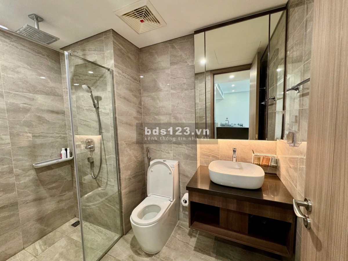 Satra Eximland, Phan Đăng Lưu, Phú Nhuận: 3 p ngủ, có nội thất, 22tr/th