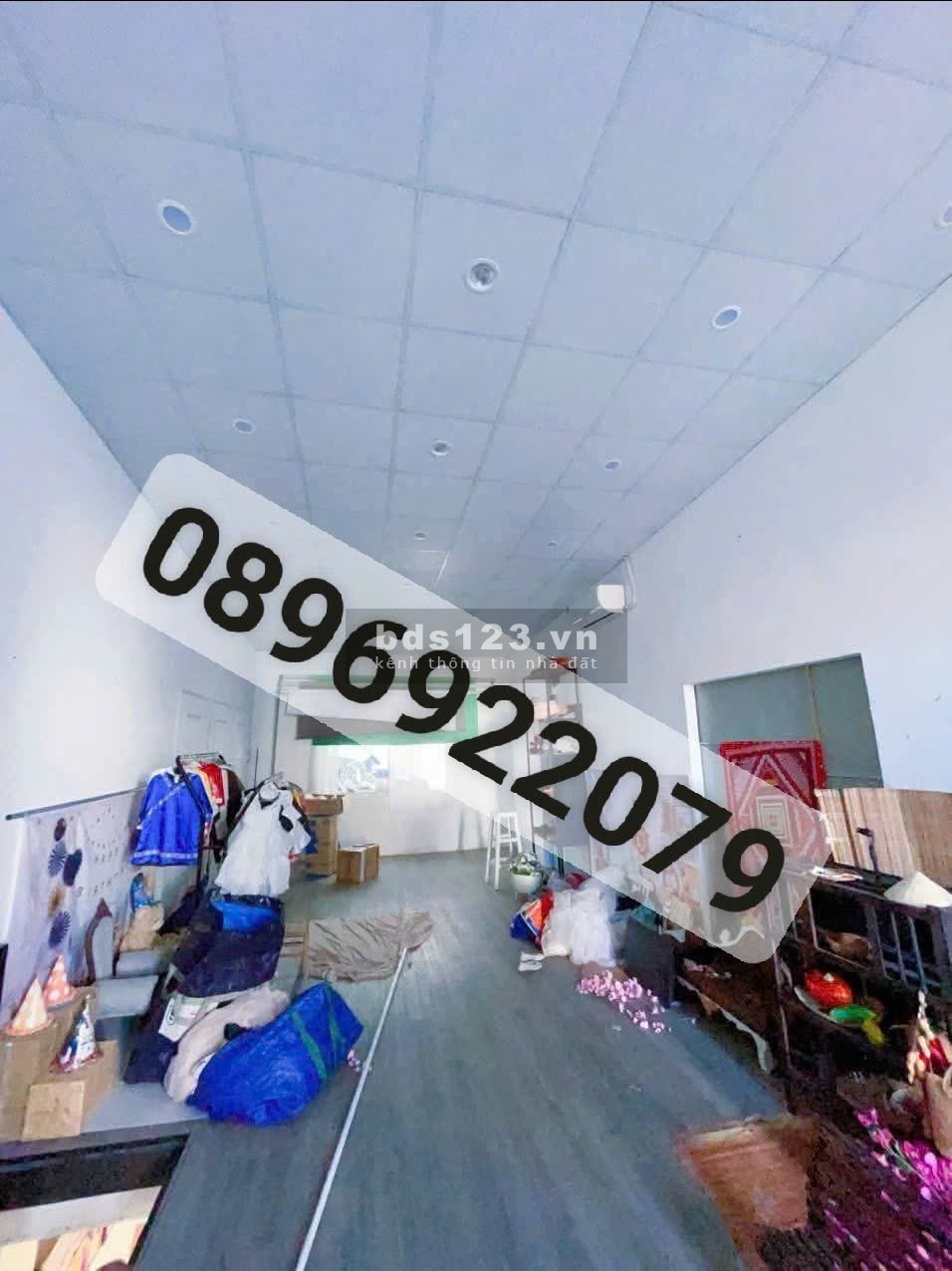 Bán nhà trong lòng chợ Hưng Long 90m2 1,2 tỷ