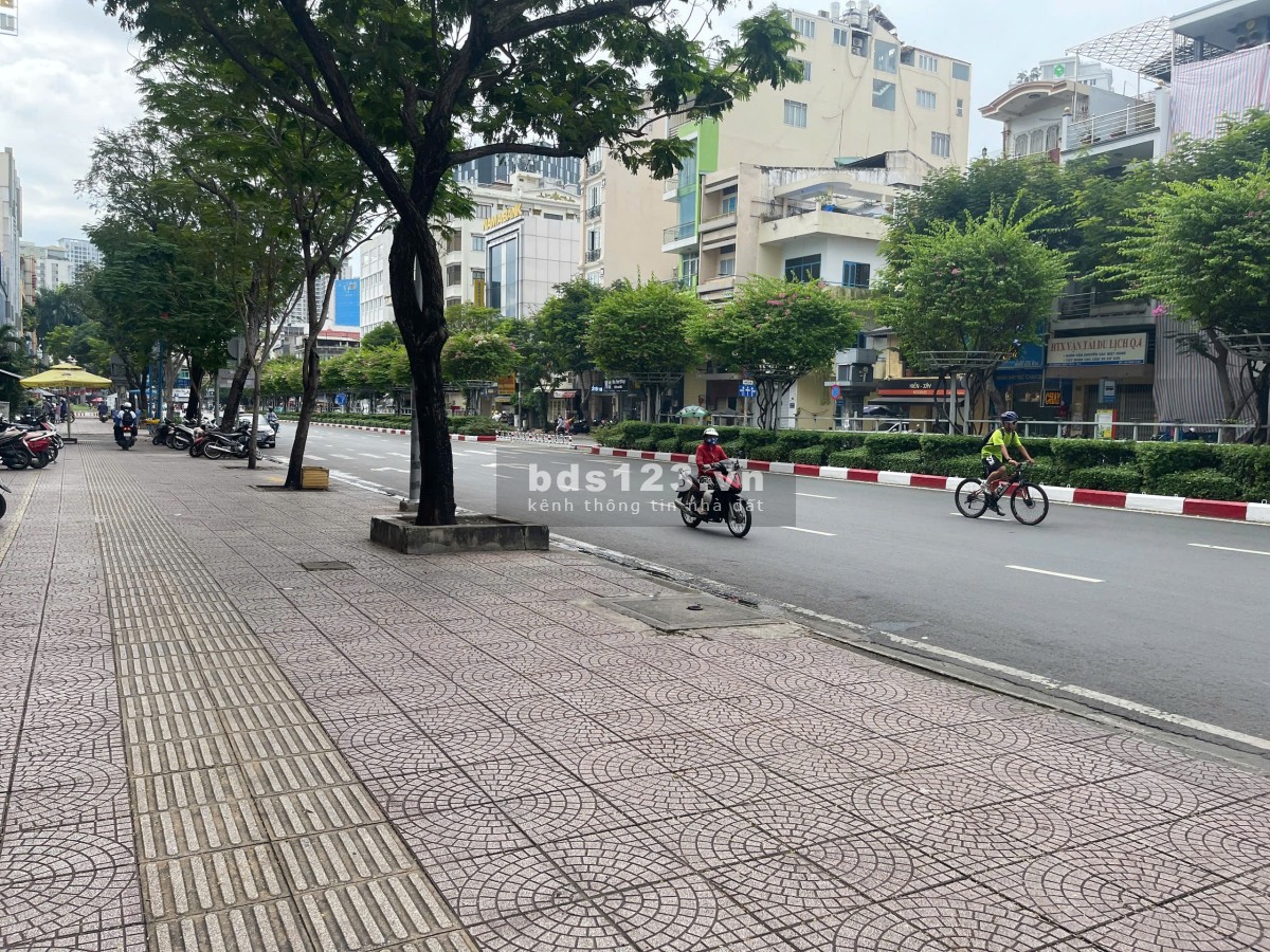 CHO THUÊ TOÀ NHÀ - VĂN PHÒNG - MẶT TIỀN ĐƯỜNG HOÀNG DIỆU , PHƯỜNG 13 - Q4 .