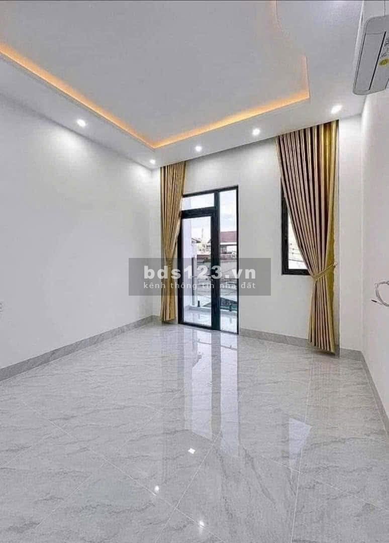 Chính chủ cần bán nhà đường Nguyễn Hữu Trí, Tân Túc, Bình Chánh