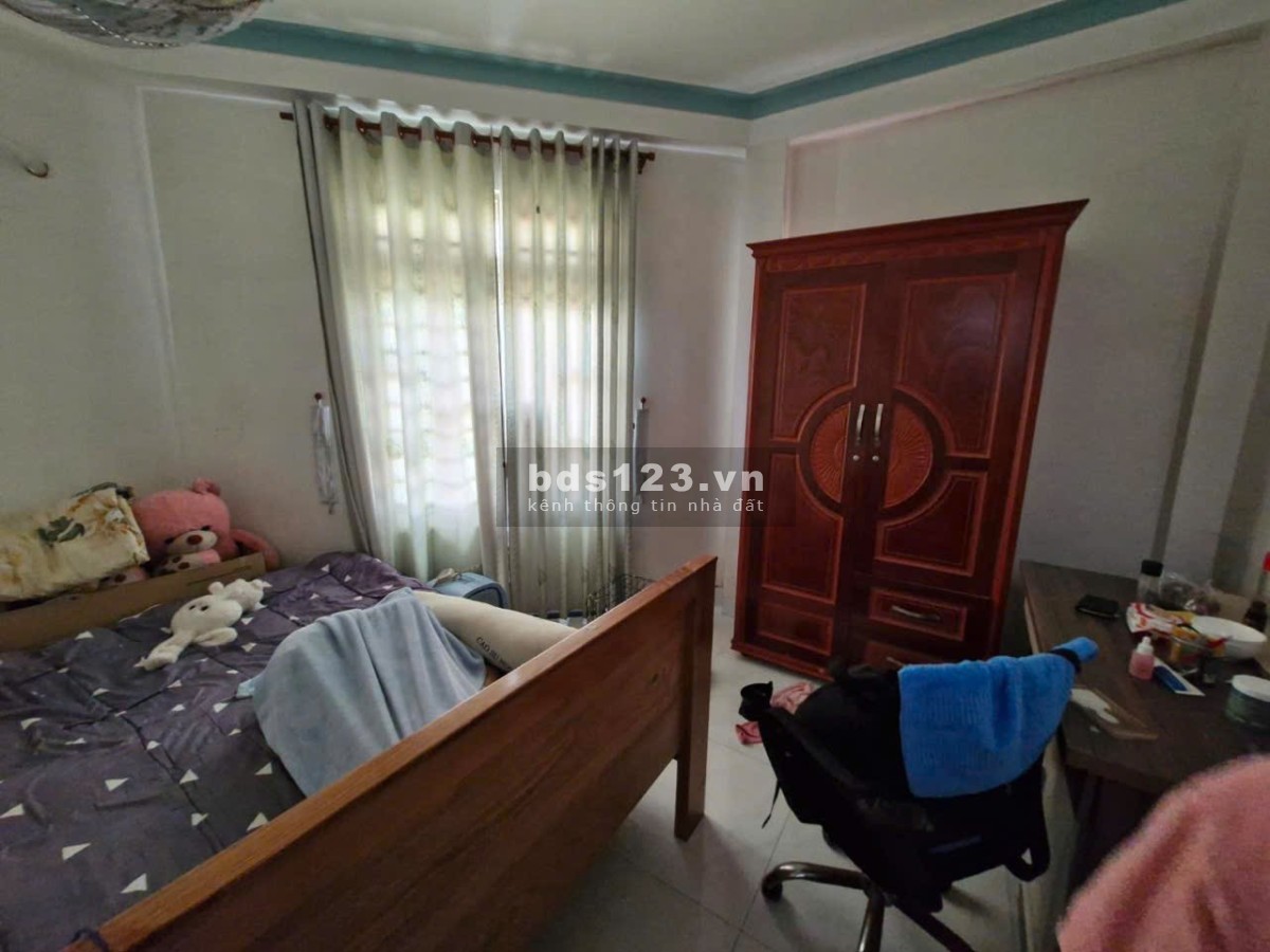 Siêu hiếm căn góc 4.6 Tỷ gần mặt tiền chợ 40m2, 3 tầng, 4PN, 3WC Đường Lã Xuân Oai, Thủ Đức.