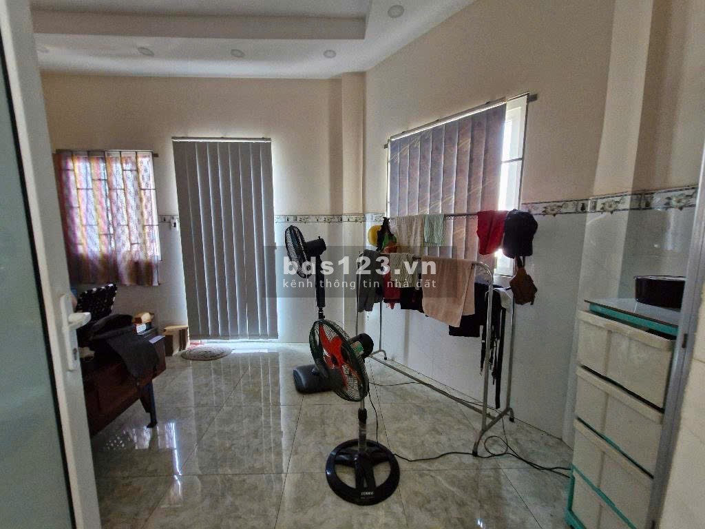 Siêu phẩm căn góc 60m2 chỉ 4.5 TỶ, 3 tầng, 4pn đường Nguyễn Duy Trinh, Thủ Đức, TP.HCM
