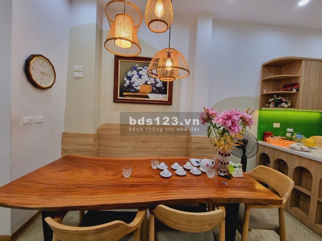 Bán Nhà Nghĩa Đô - Ngõ rộng 6m, Vỉa Hè Đá Bóng - Kinh Doanh VP - Ở Sướng - Nhỉnh 15T