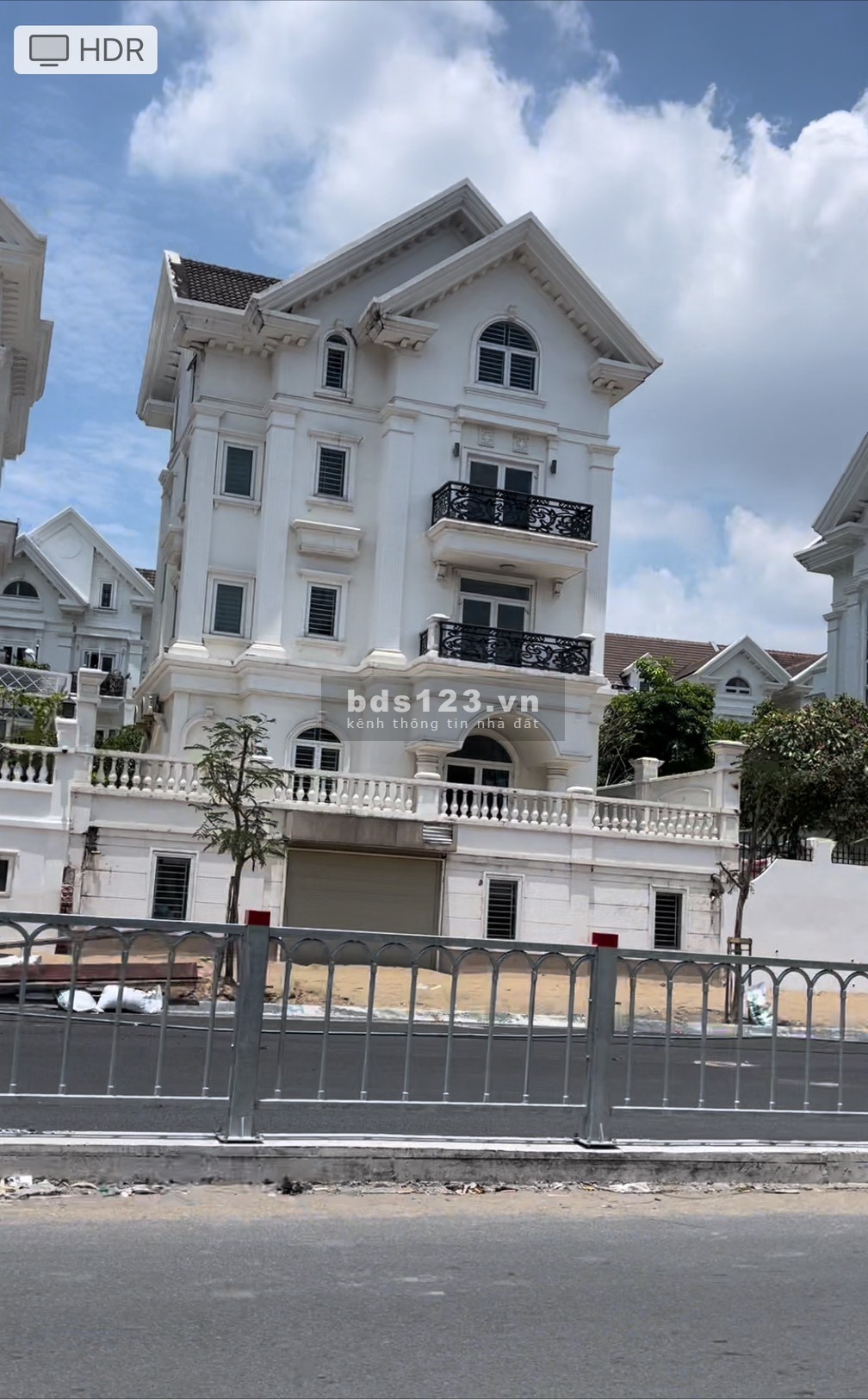 Cho thuê biệt thự 2 mặt tiền – Đường Dương Quảng Hàm (34m) và mặt tiền CityLand