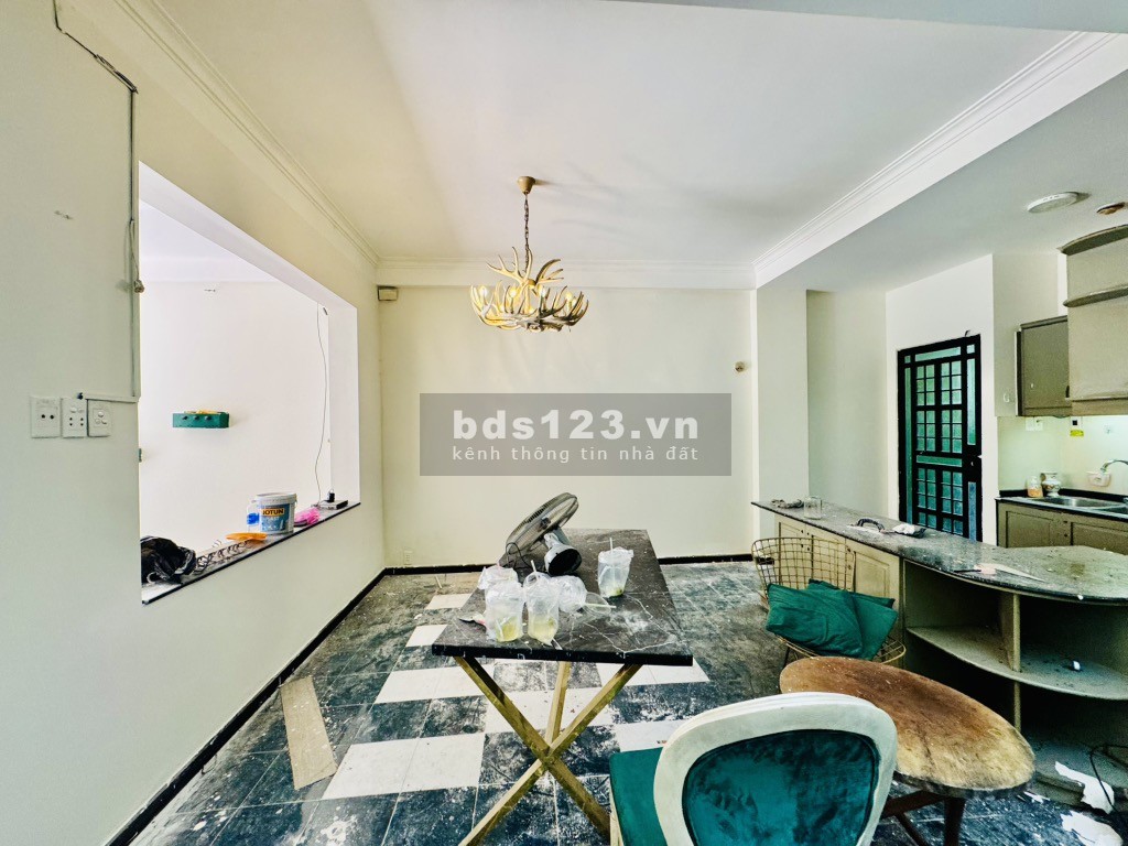 Biệt thự cổ điển khu Hồ Biểu Chánh - kinh doanh luxury / làm dinh thự nghỉ dưỡng đẳng cấp
