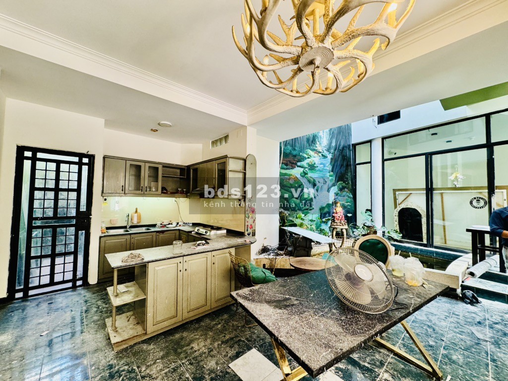 Biệt thự cổ điển khu Hồ Biểu Chánh - kinh doanh luxury / làm dinh thự nghỉ dưỡng đẳng cấp