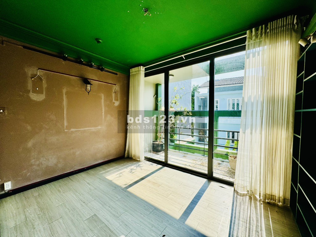 Biệt thự cổ điển khu Hồ Biểu Chánh - kinh doanh luxury / làm dinh thự nghỉ dưỡng đẳng cấp