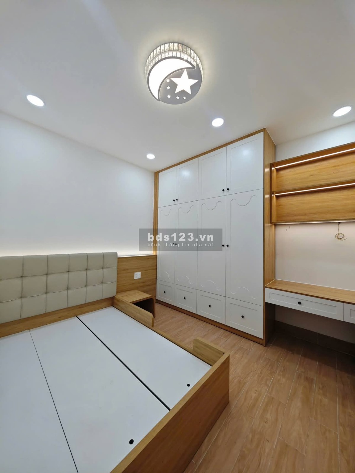 Nhà mới xây, 4 tầng đẹp lung linh sẵn nội thất HXH tận nhà đối diện ĐH Bách Khoa