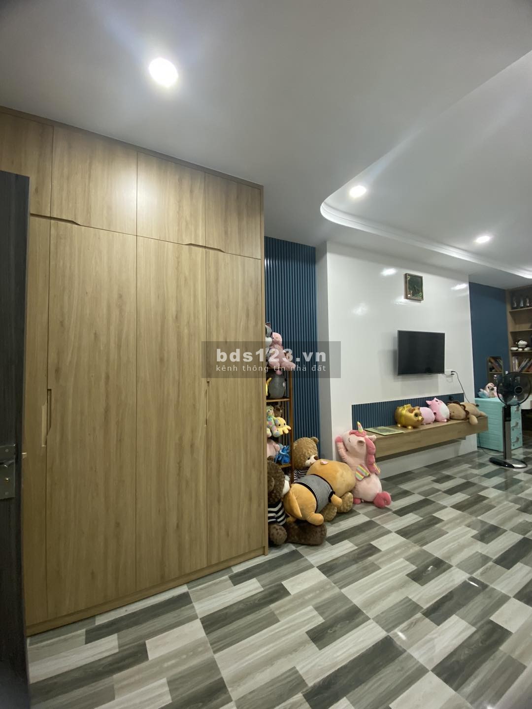 PHO14 Bán nhà 5 tầng mới đẹp có thang máy mặt tiền Trần Nguyên Hãn