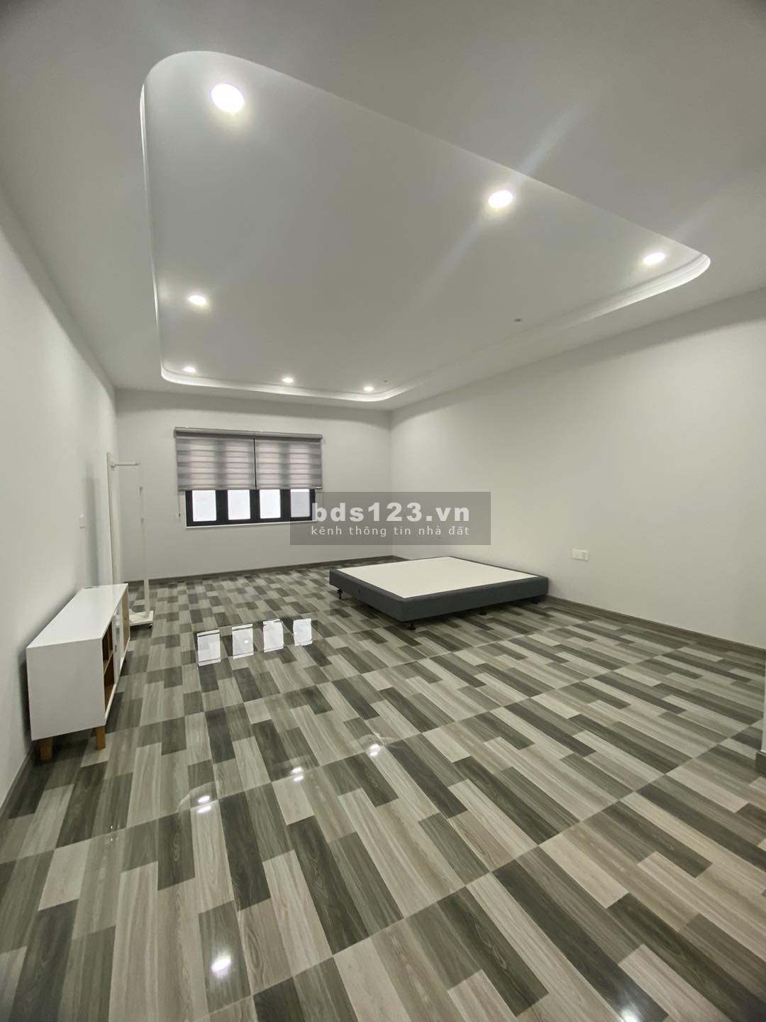 PHO14 Bán nhà 5 tầng mới đẹp có thang máy mặt tiền Trần Nguyên Hãn