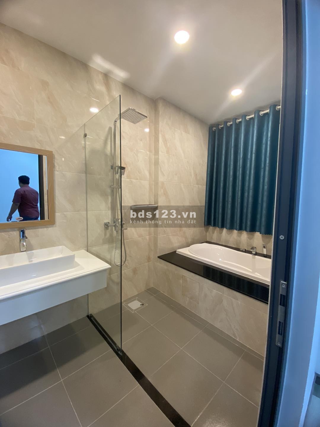 PHO14 Bán nhà 5 tầng mới đẹp có thang máy mặt tiền Trần Nguyên Hãn
