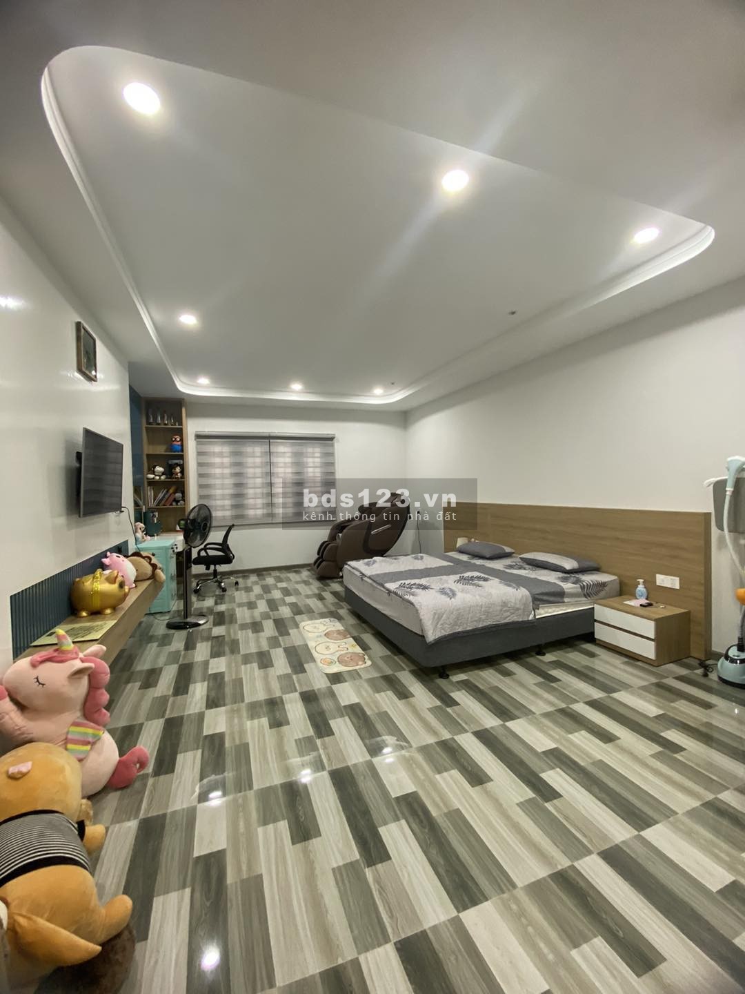 PHO14 Bán nhà 5 tầng mới đẹp có thang máy mặt tiền Trần Nguyên Hãn
