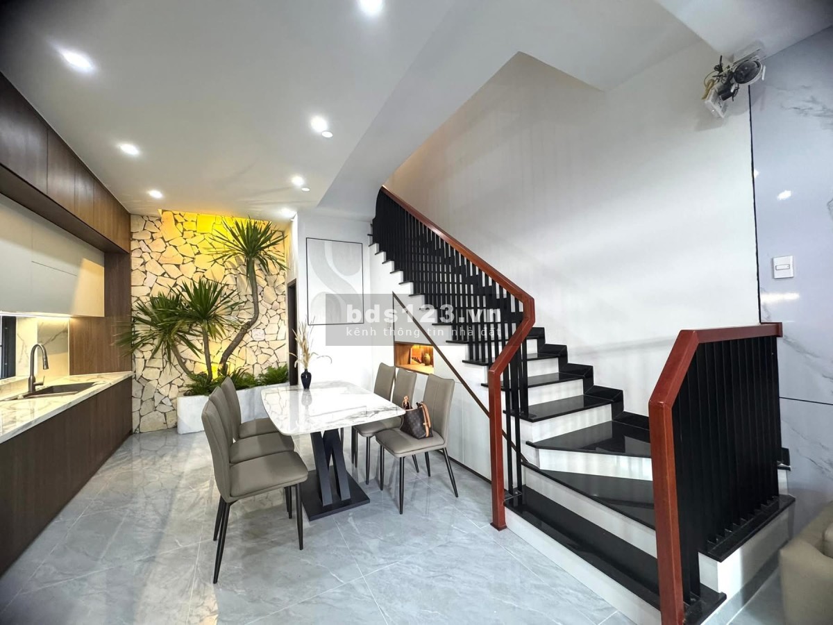 Bán nhà đẹp – 3 tầng, full nội thất – 2 mặt kiệt – 411 Nguyễn Phước Nguyên, Thanh Khê
