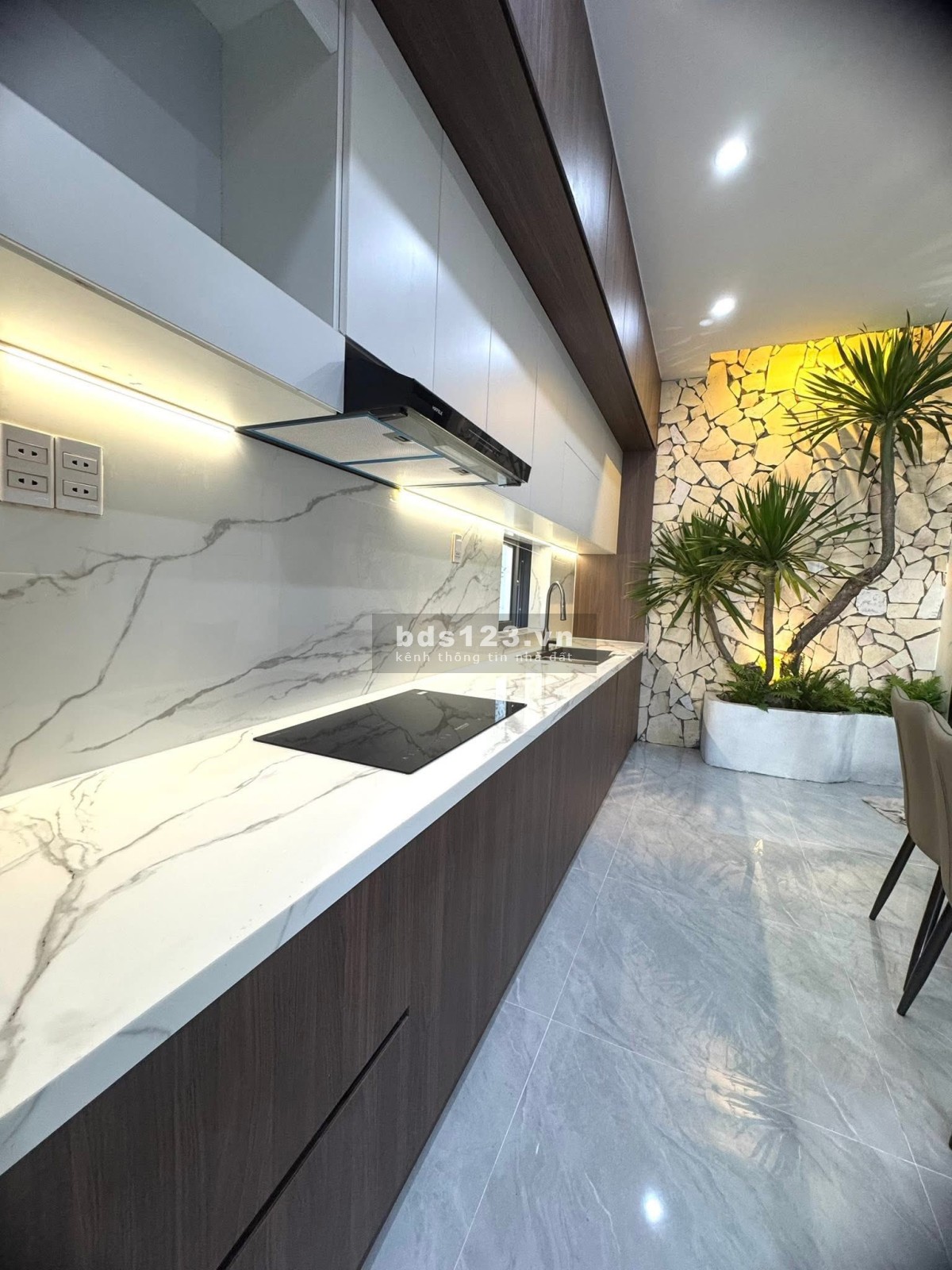 Bán nhà đẹp – 3 tầng, full nội thất – 2 mặt kiệt – 411 Nguyễn Phước Nguyên, Thanh Khê