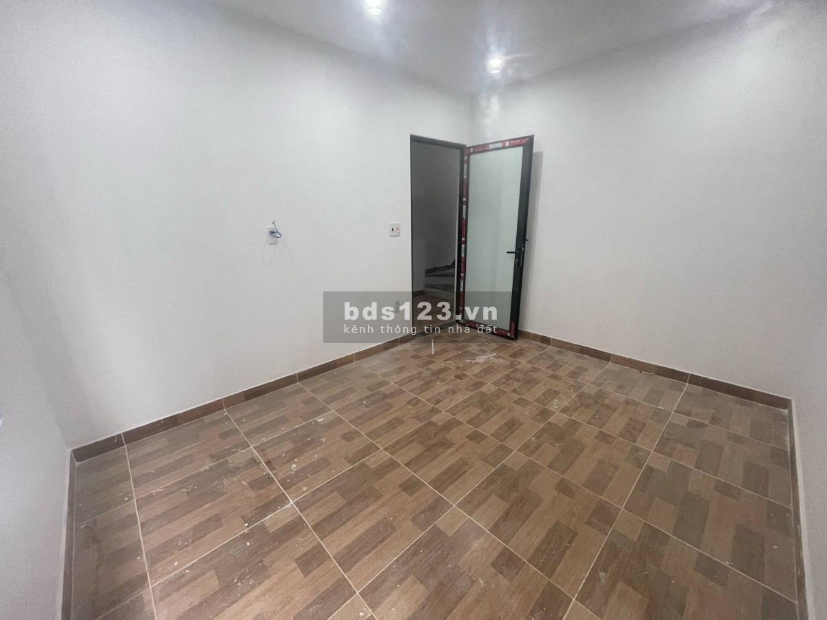 Chính chủ bán 2 căn nhà mới toanh tại 29/139 Ngô Gia Tự hoặc 302 Văn Cao