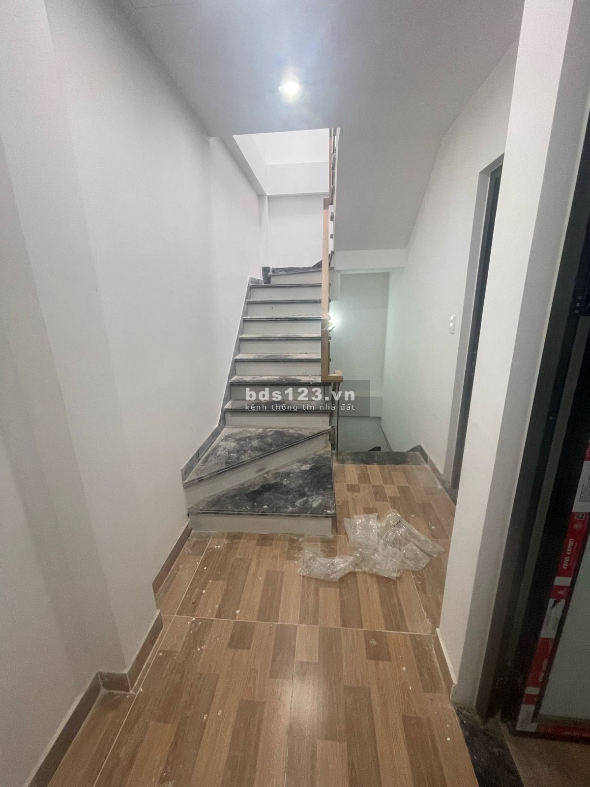 Chính chủ bán 2 căn nhà mới toanh tại 29/139 Ngô Gia Tự hoặc 302 Văn Cao
