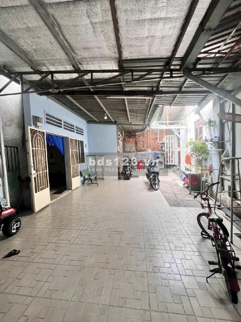 Mặt tiền kinh doanh cực vip, ngay mũi tàu QL1K, ngang 11m, nở hậu, 725m²; 57 tỷ