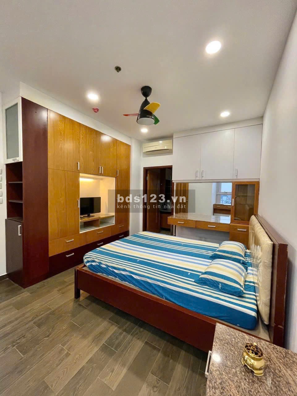 Chung cư Phúc Yên, P15, Tân Bình: 96m2, 2p ngủ, có NT, 11tr/th