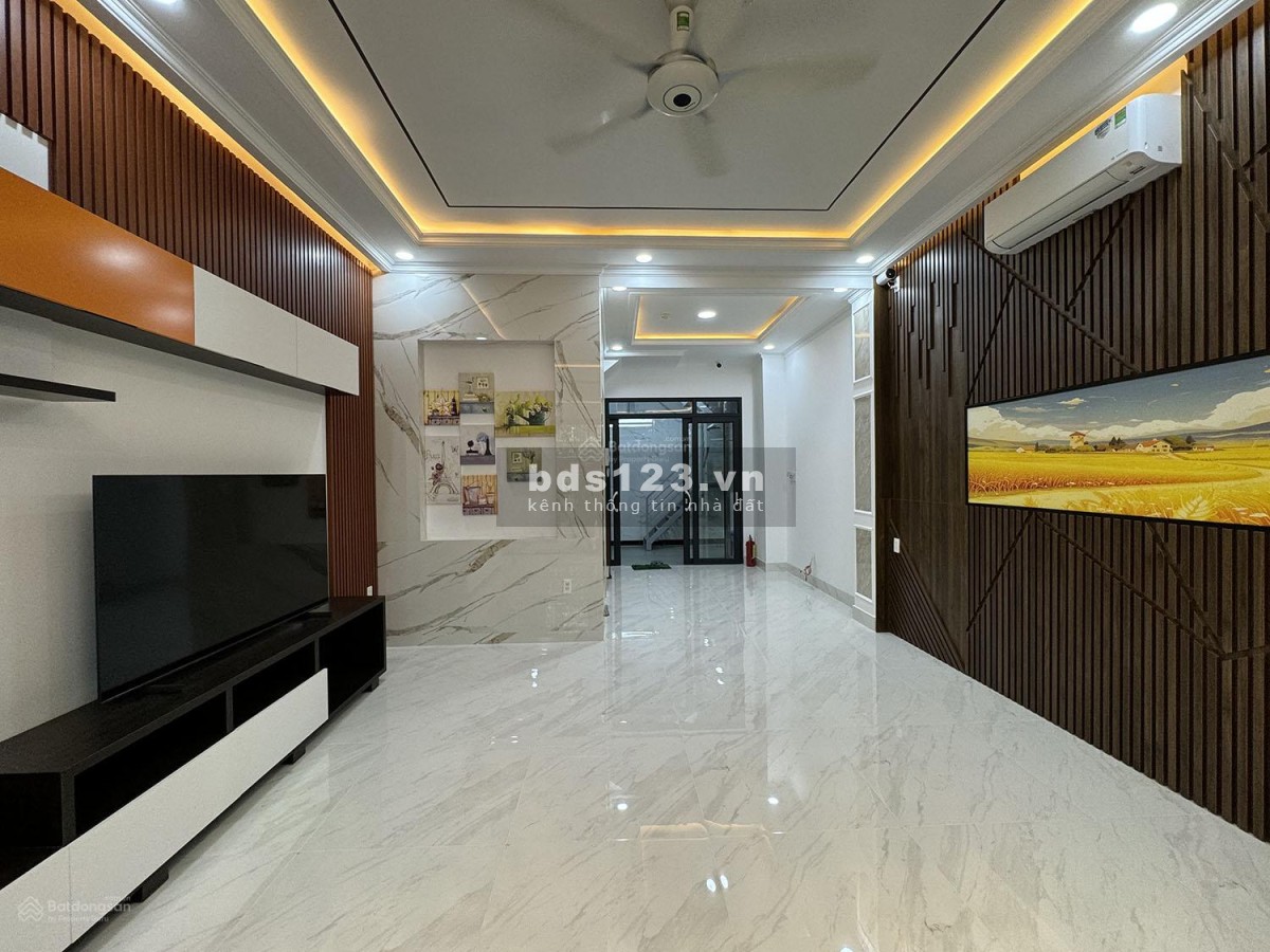 Siêu phẩm hầm, 4L, ST, thang máy (4,75x17=80,75m2) full NTCC đường nội bộ 12m khu VIP 3 Tháng 2