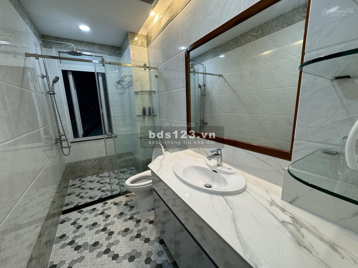 Siêu phẩm hầm, 4L, ST, thang máy (4,75x17=80,75m2) full NTCC đường nội bộ 12m khu VIP 3 Tháng 2