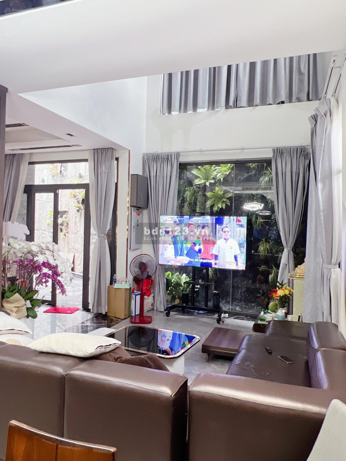 Bán nhà mặt tiền Lê Hồng Phong, Quận 10, kết cấu 4 lầu, có thang máy, 28 tỷ