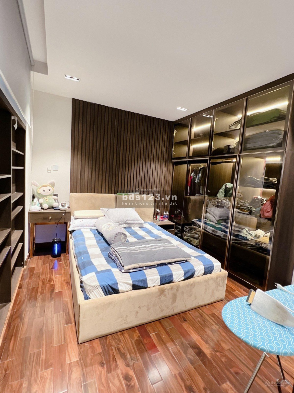 Bán nhà mặt tiền Lê Hồng Phong, Quận 10, kết cấu 4 lầu, có thang máy, 28 tỷ