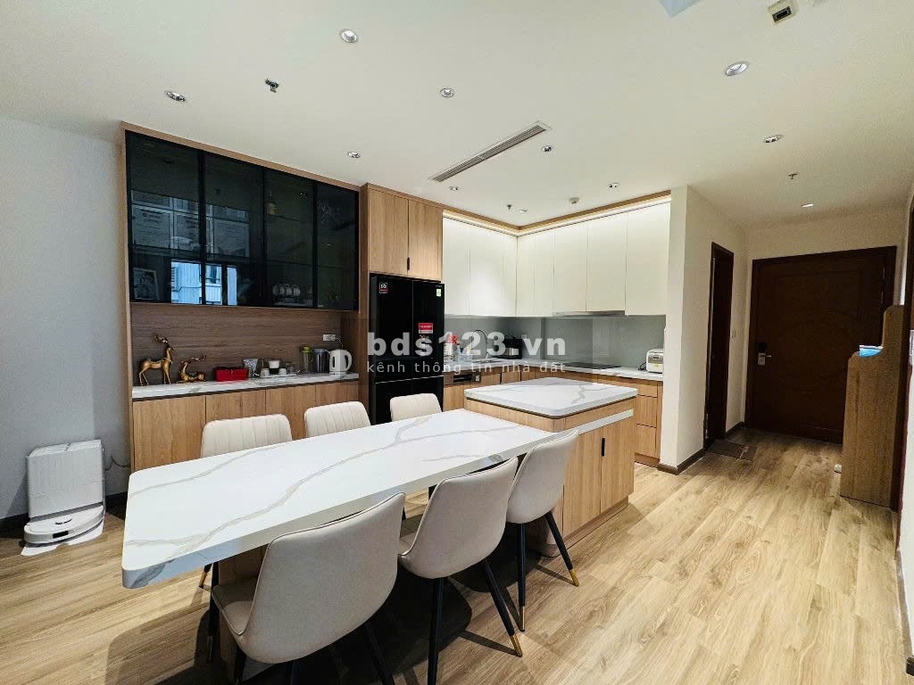 6.2 tỷ Bán Căn Hộ 2 PN View Sông Hồng tại CC Amber Riverside, 622 Minh Khai, LH: 0975997166