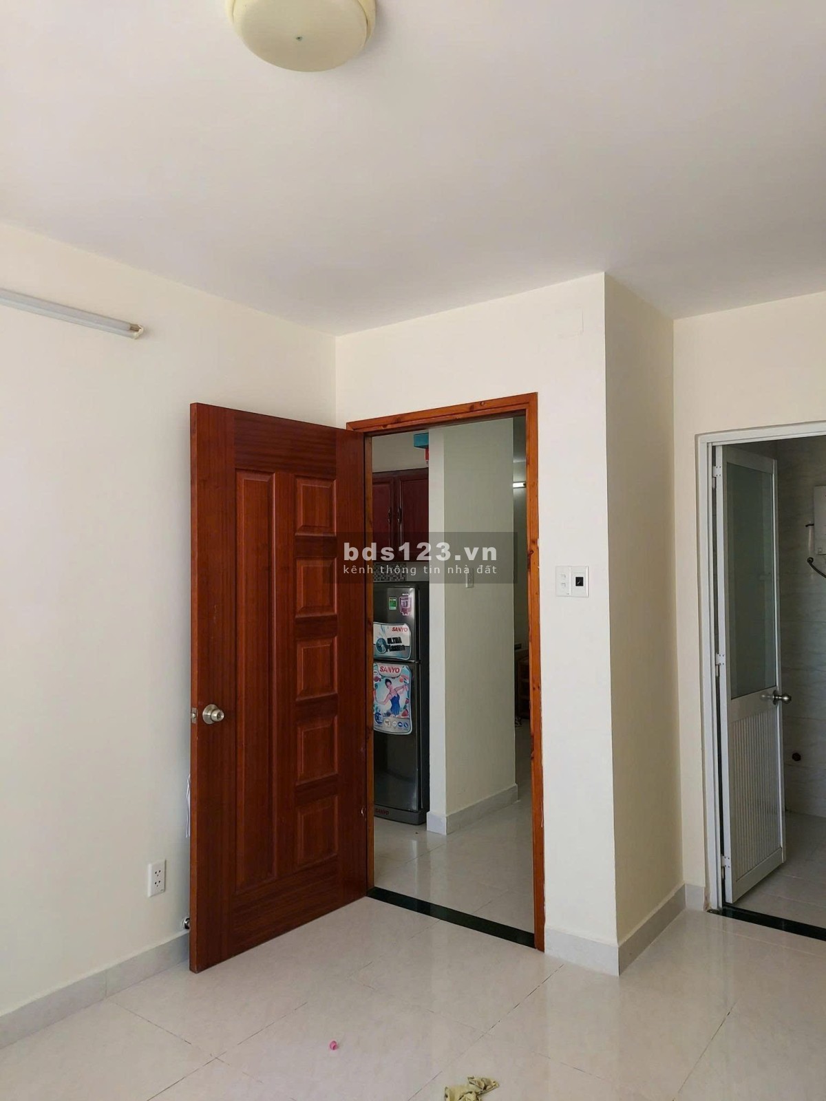 Căn hộ đường Cao Thắng, p11, Quận 10: 50m2, 2p ngủ, 1wc, 8tr/th