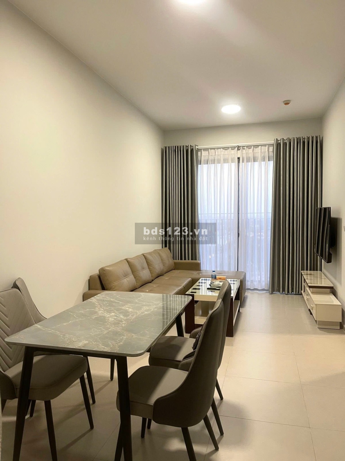 Chung cư Saigon Airport, Tân Bình: 95m2, 2 p ngủ, nội thất, 18tr/th