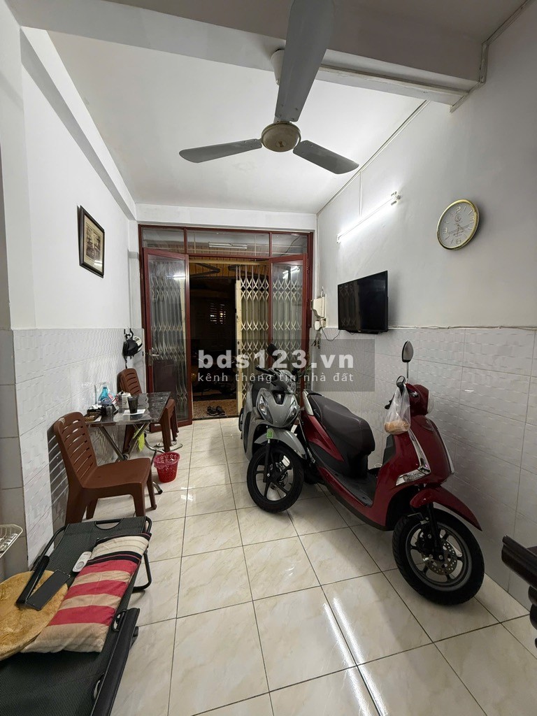 Bán nhà Ngô Quyền, Q10, Hẻm xe hơi đậu cửa, 7tỷ