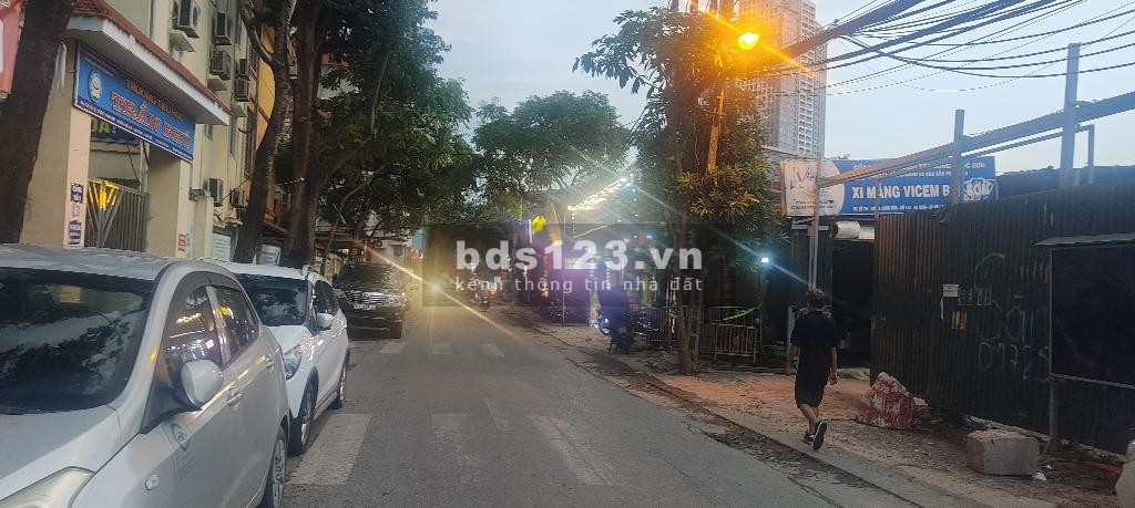 Bán nhà Thanh Bình, Hà Đông, sát Cầu Trắng, xe tải tránh nhau thoải mái, 112m giá 4,45 tỷ