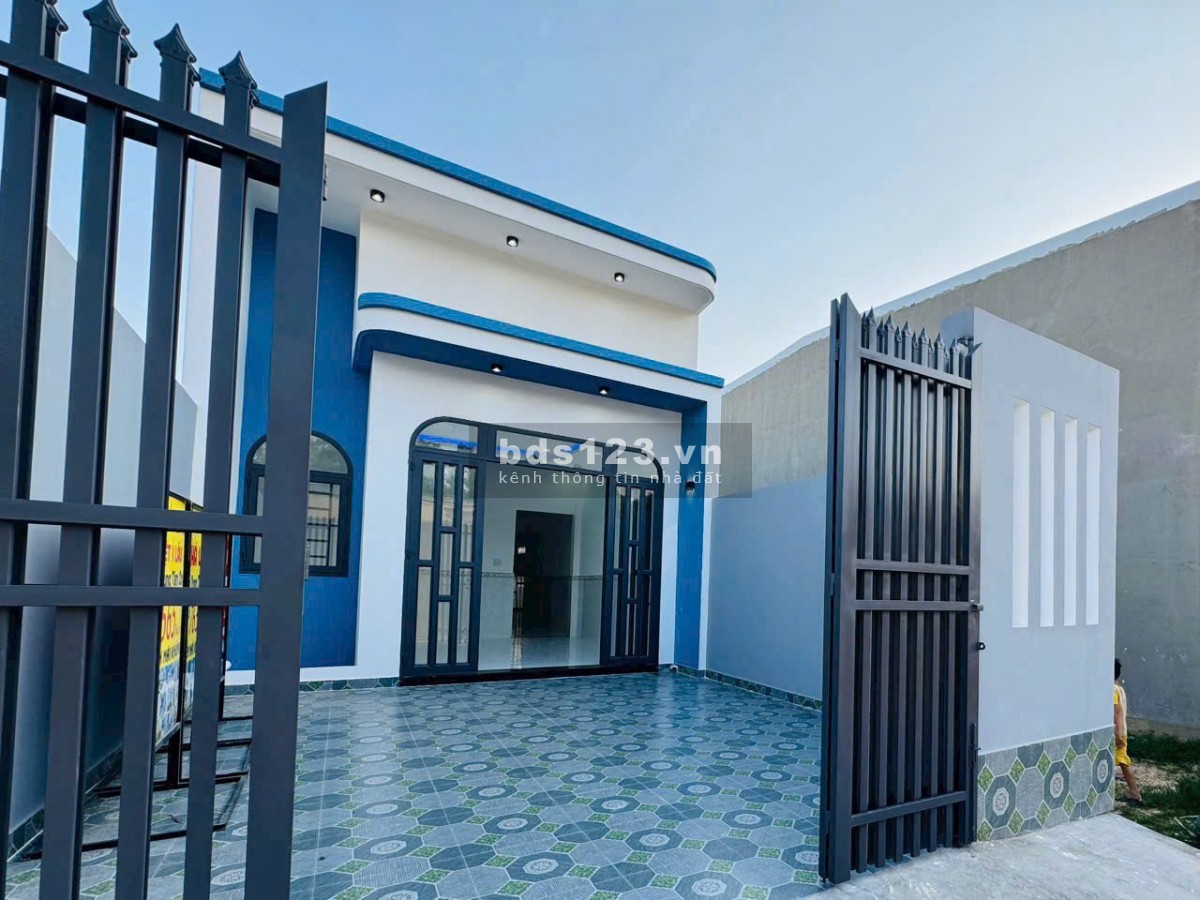 Bán gấp trả nợ, nhà cấp 4, 2 phòng ngủ, 2 vệ sinh, giá 690tr (có thương lượng)