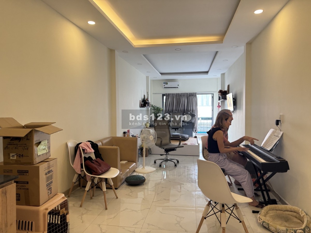 Gia chủ hạ mạnh 800tr cho nhà đường Bạch Đằng - Bình Thạnh để đi định cư