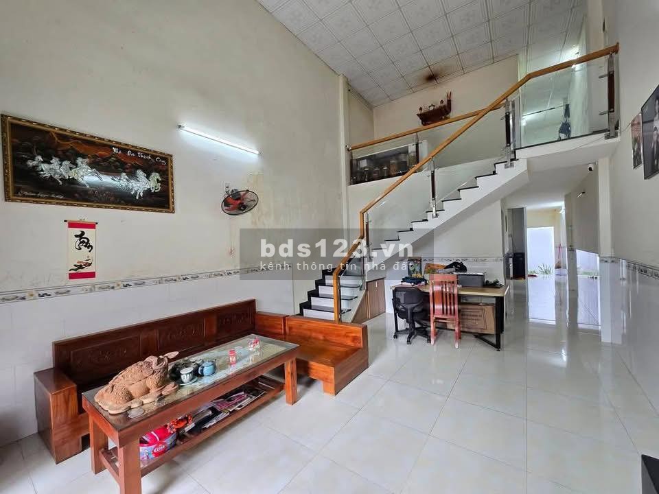 Bán nhà gác lửng – 3 phòng ngủ – Kiệt Trường Chinh, Hòa Phát, Đà Nẵng