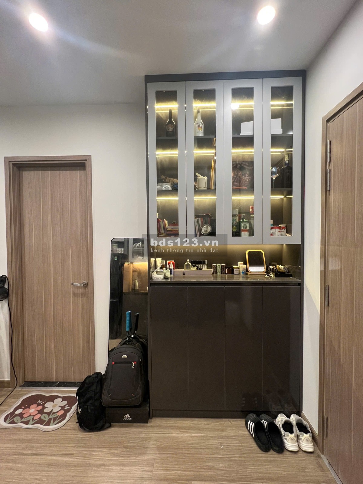 Bán Studio full đồ 25m2 view bể bơi toà GS1 giá đã bao gồm phí sang tên