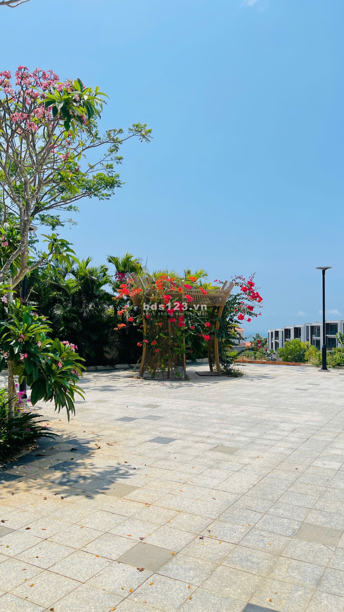 Chính chủ cần bán căn nhà phố thương mại mặt tiền Võ Nguyên Giáp - gần Sungroup Mũi Né