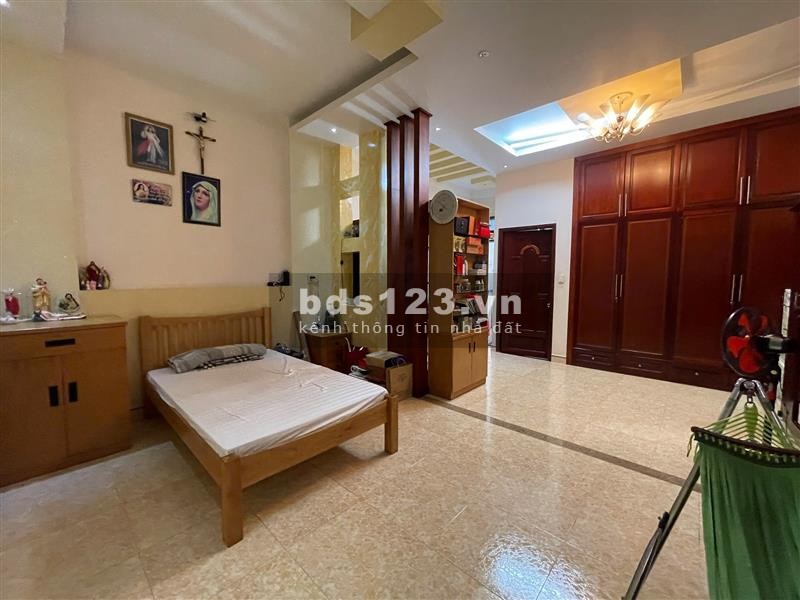 BÁN NHÀ MẶT TIỀN ĐƯỜNG MỚI ĐẸP Ở NGAY, 3 TẦNG SAU LƯNG VINCOM 9X21 CHỈ 21 TỶ.