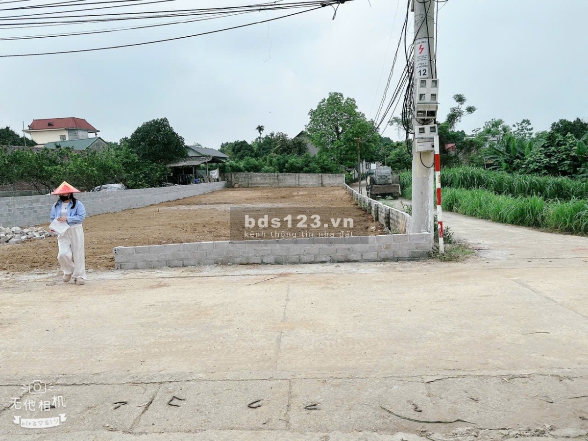 CẦN BÁN LÔ GÓC 2 MẶT TIỀN – THÔN MỒ ĐỒI, VÂN HÒA, BA VÌDiện tích: 657m², giá 8tr2/m2