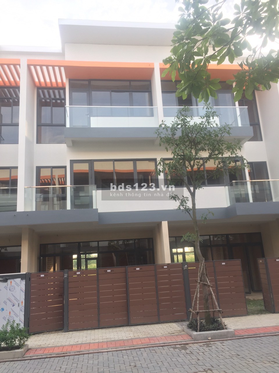 Chính chủ bán lỗ nhà phố Elite Life 80,25m2, 1T2L, nhà thô, giá 3,4 tỷ, bao phí, thương lượng