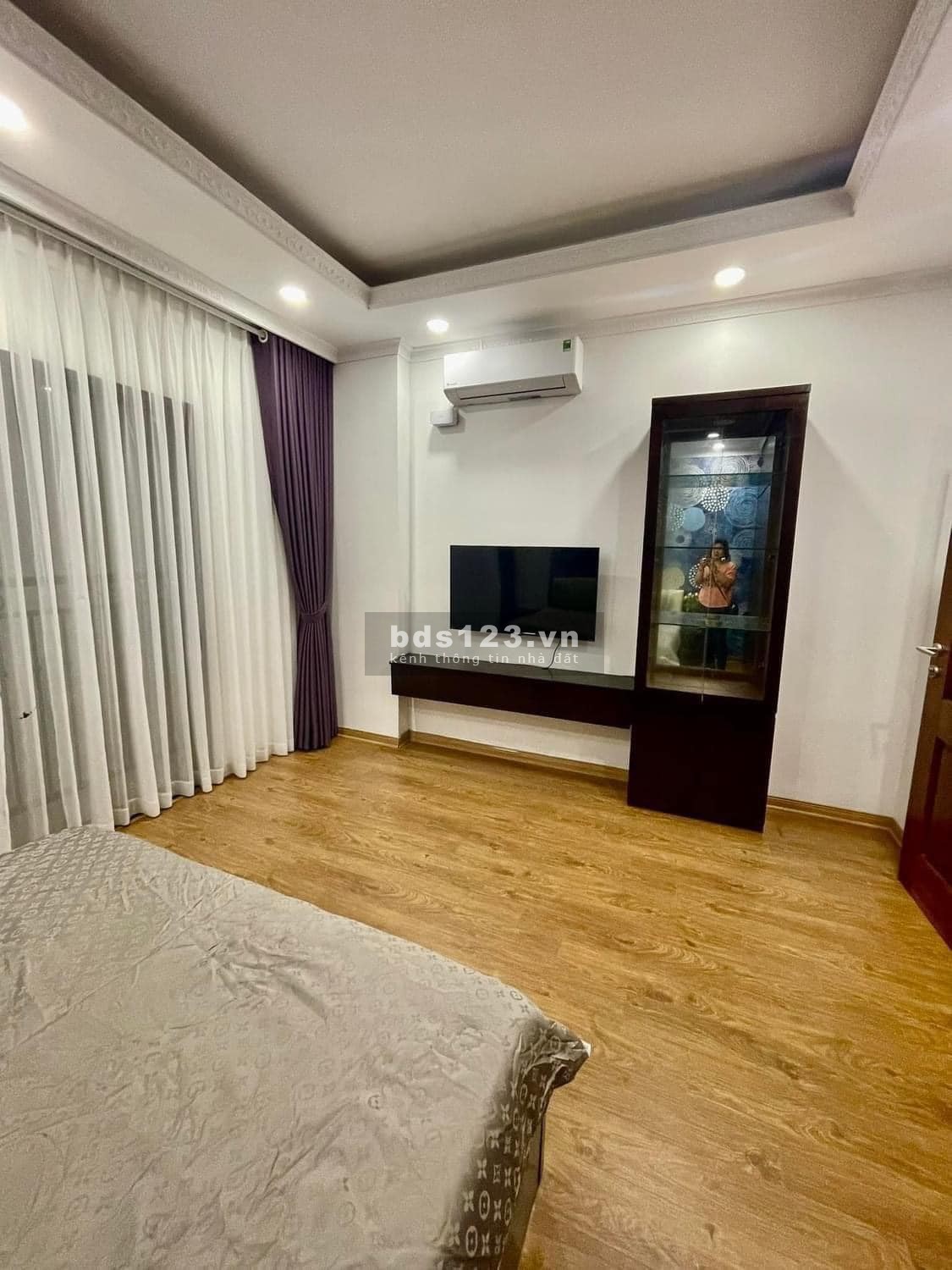 BÁN GẤP NHÀ NGÔ GIA TỰ -LÔ GÓC - MẶT TIỀN KHỦNG- 6 TẦNG THANG MÁY - 9.2 TỶ