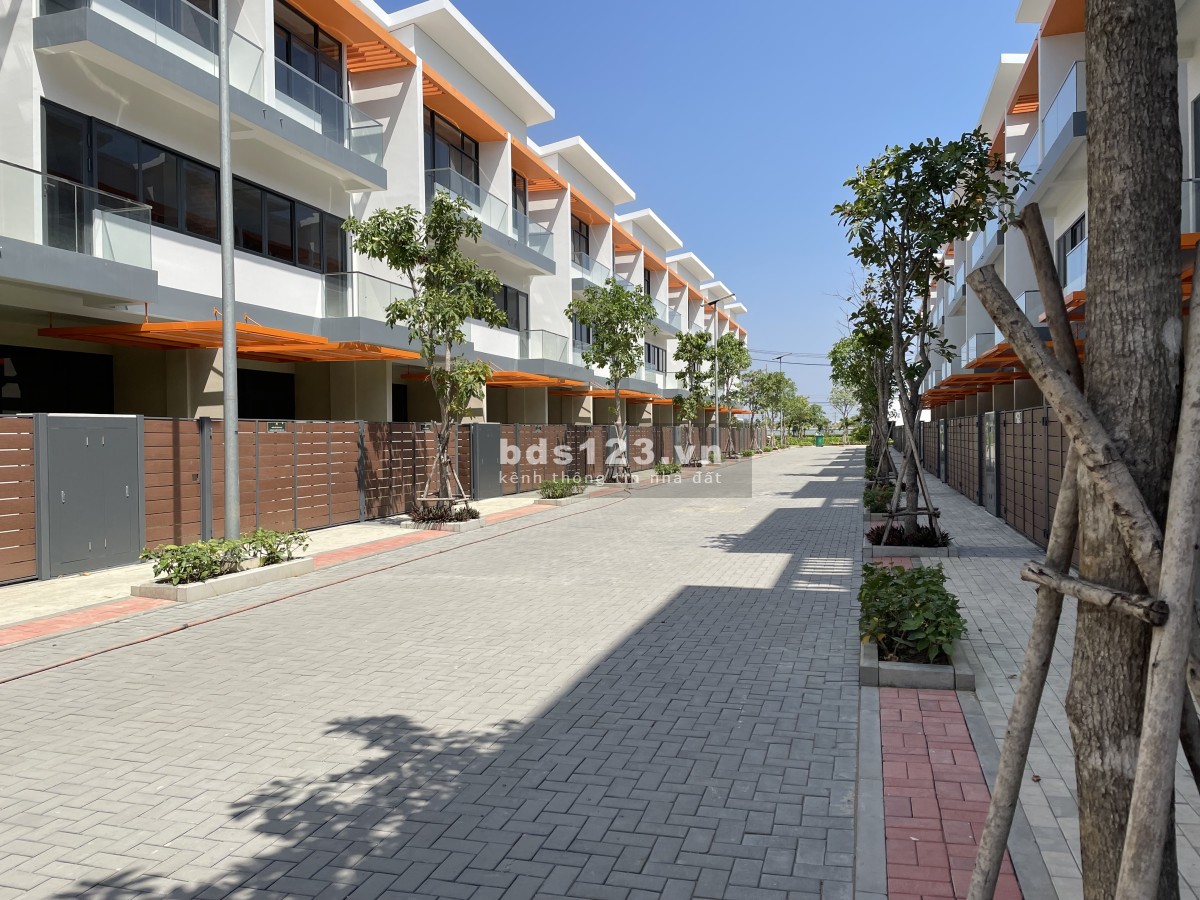 Chính chủ bán lỗ nhà phố Elite Life 80,25m2, 1T2L, nhà thô, giá 3,4 tỷ, bao phí, thương lượng